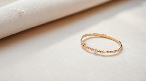 Top 5 des bracelets Yves Saint Laurent pour sublimer votre style